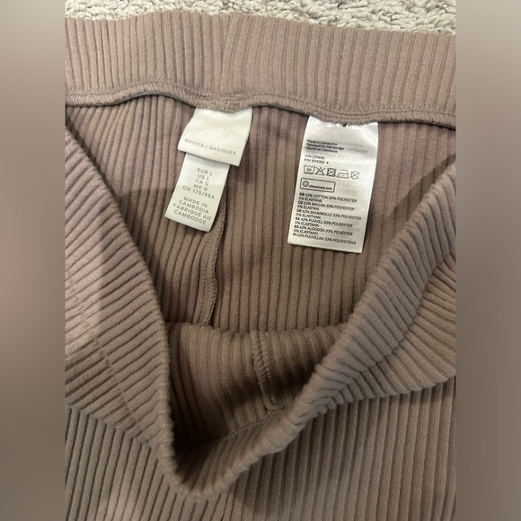Free with purchase over $30 / H&M women’s ribbed leggings - size L - Picture 3 of 4